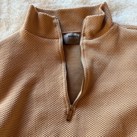 Lune x Barry’s Bootcamp Half Zip Camel w Gold Zipper - Picture 3 of 5
